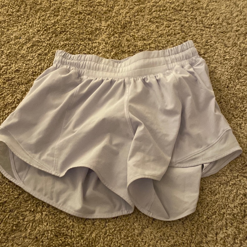 Lululemon hotty hot 4in low rise pastel blue shorts